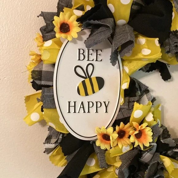 Bee Yellow/Black Wreath - Picture 2 of 2